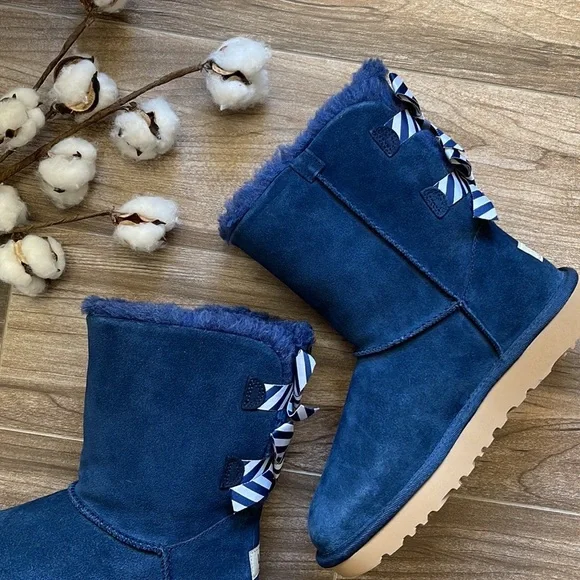 🌿UGG- W BAILEY BOW DIAGONAL STRIPES BOOTS🌿 - Picture 3 of 14